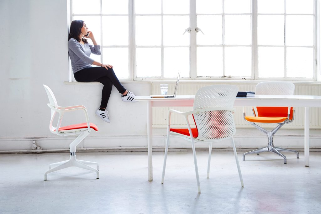 Photograph of several Keyn chairs around a table.