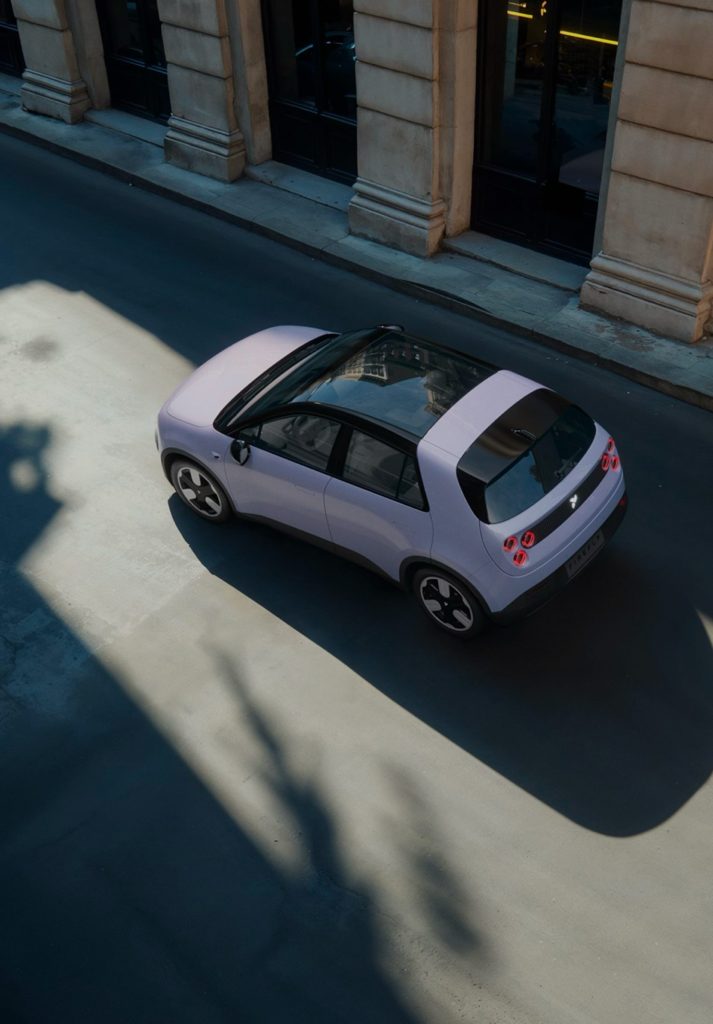 photograph of firefly vehicle top view. Design by forpeople.